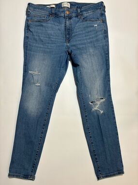 Universal Thread Medium Blue Distressed Skinny Jeans